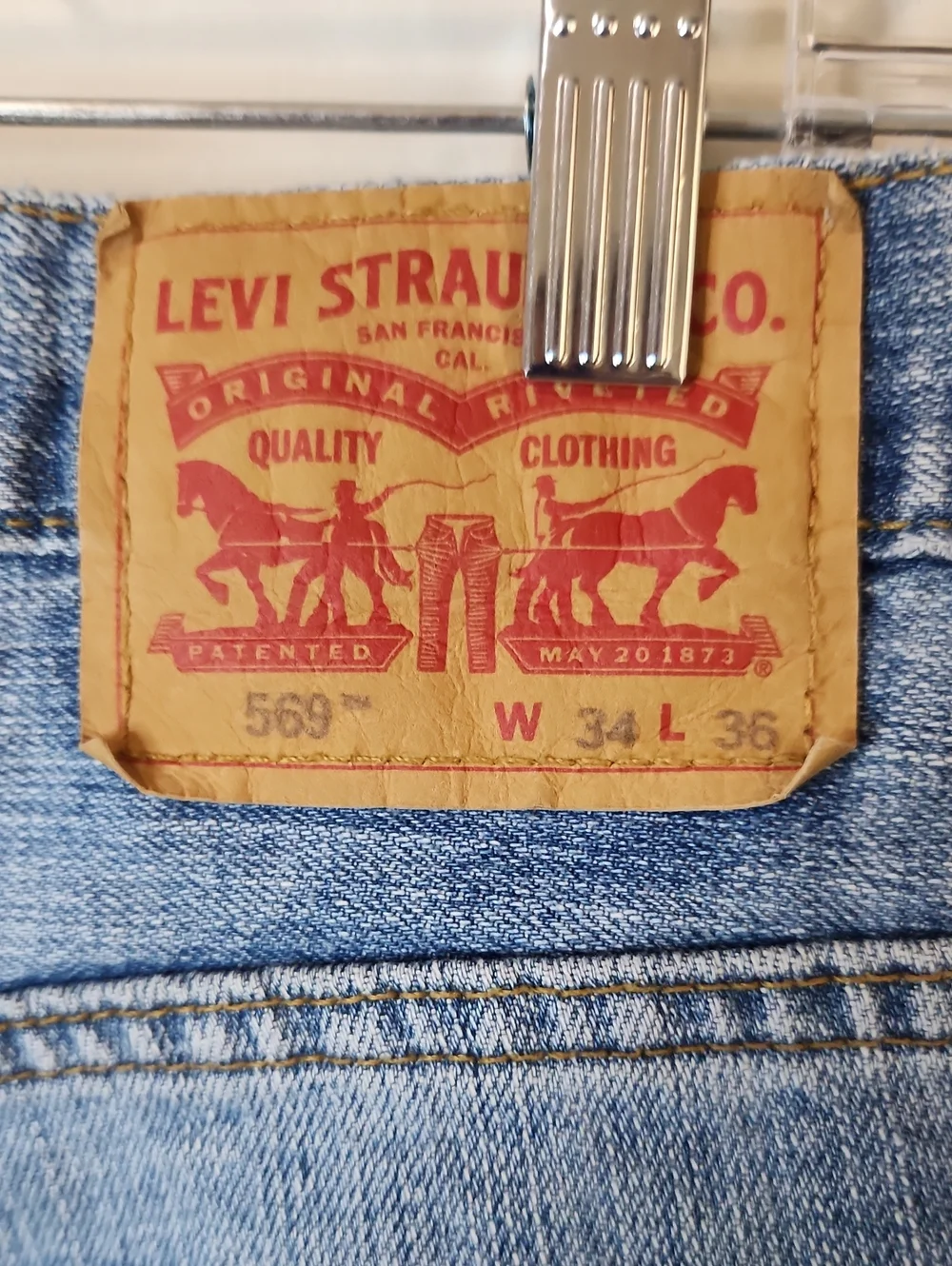 Levis 569 Jeans. Medium Wash. Size 34x36